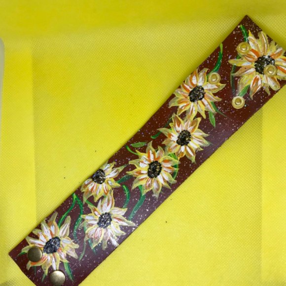 Adjustable Sunflower cuff bracelet - Picture 3 of 3